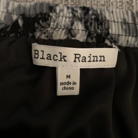 2 / $10 - Medium Skirts Very Good Condition - Picture 8 of 13